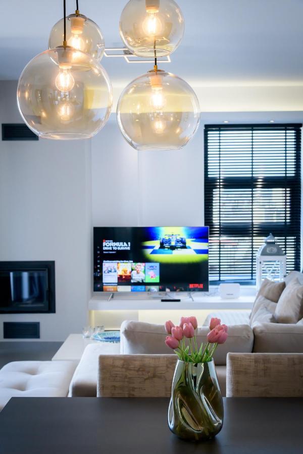 Stylish 2Br Flat With Stunning Views & Prv Parking Apartment Athens Exterior photo